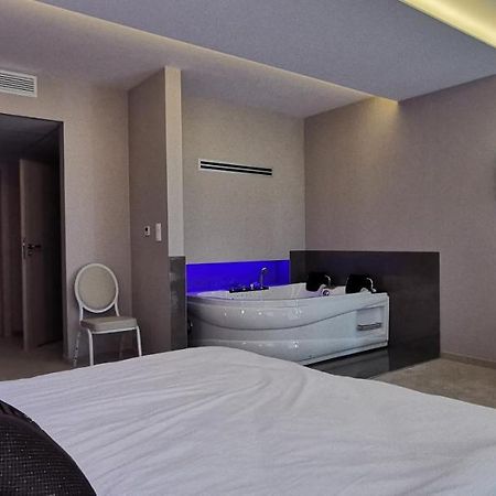 Hotel Sevilla Gold Leczeszyce ภายนอก รูปภาพ